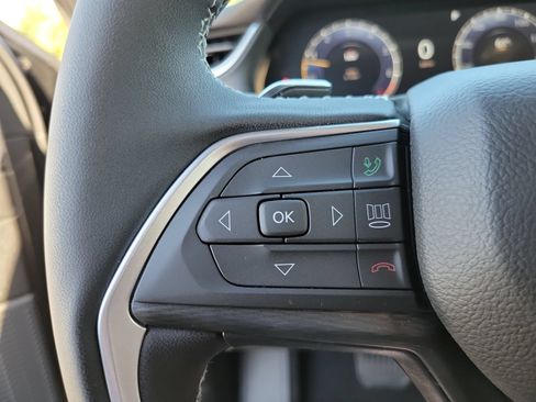 New 2025 Jeep Grand Cherokee Altitude AWD/4WD image 5