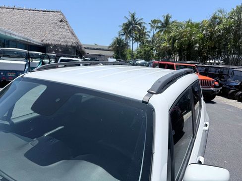 Used 2020 Jeep Renegade Altitude FWD image 10