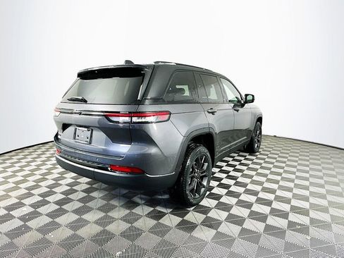 New 2025 Jeep Grand Cherokee Limited image 8