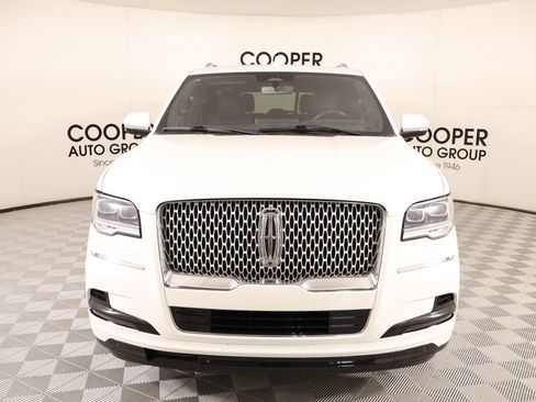 Certified 2023 Lincoln Navigator Reserve AWD/4WD image 10