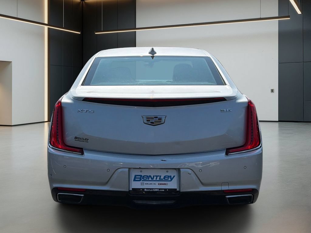 Certified 2018 Cadillac XTS Luxury FWD image 5