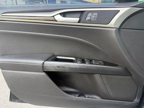 Used 2016 Ford Fusion SE w/ Equipment Group 202A FWD image 15