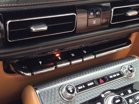 Used 2021 Lincoln Aviator Black Label w/ Dynamic Handling Package image 31