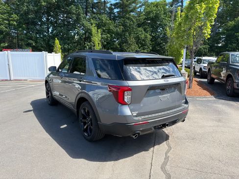 Used 2024 Ford Explorer ST-Line w/ Class IV Trailer Tow Package AWD/4WD image 7