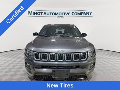 Used 2023 Jeep Compass Latitude image 3