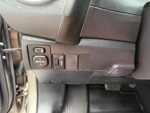 Used 2018 Toyota Corolla XLE FWD image 23