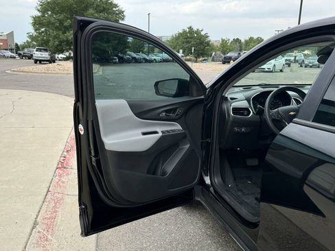 Used 2020 Chevrolet Equinox LS w/ LS Convenience Package FWD image 16