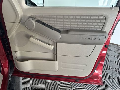 Used 2007 Ford Explorer Sport Trac XLT image 32
