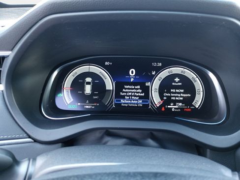 Used 2024 Toyota Venza Limited image 14