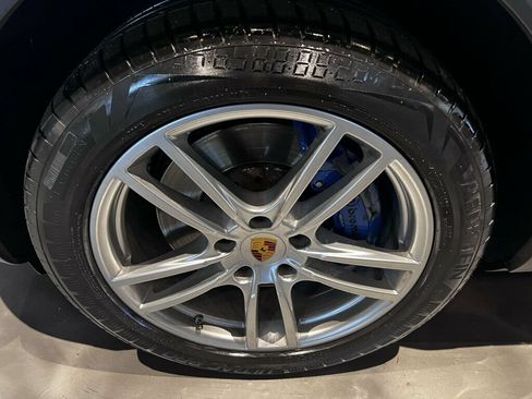 Used 2021 Porsche Cayenne AWD/4WD image 41