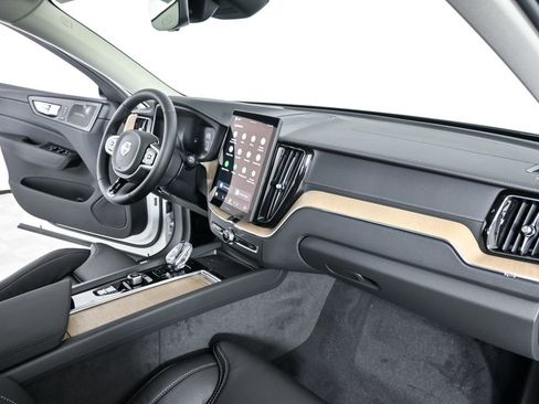 New 2026 Volvo XC60 B5 Ultra w/ Protection Package Premier AWD/4WD image 24