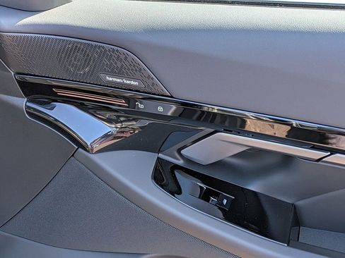 New 2026 BMW 530i RWD image 19