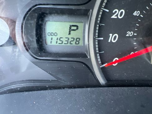 Used 2012 Toyota Sienna LE FWD image 25