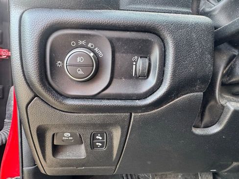 Used 2022 RAM 1500 Big Horn w/ Built-to-serve Edition image 8