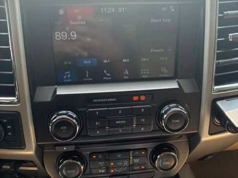 Used 2018 Ford F250 Lariat w/ FX4 Off-Road Package AWD/4WD image 11