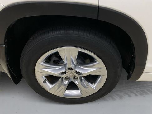 Used 2015 Toyota Highlander Limited AWD/4WD image 18