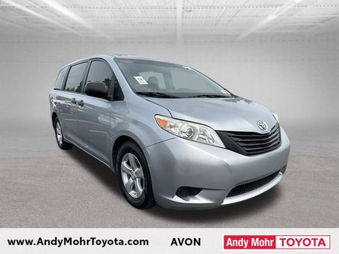 Used 2015 Toyota Sienna L FWD image 1