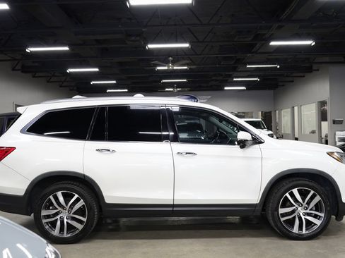 Used 2017 Honda Pilot Touring image 6