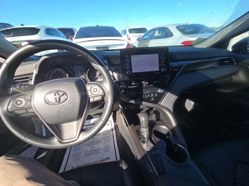 Used 2024 Toyota Camry SE image 18