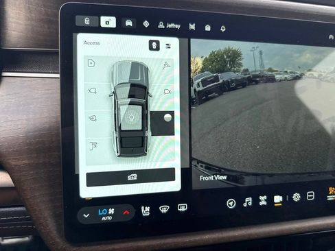 Used 2025 Rivian R1S Premium AWD/4WD image 25