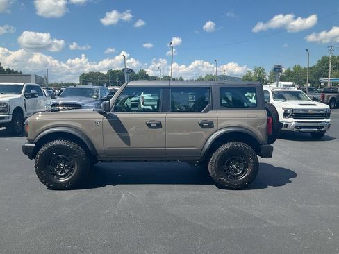 New 2026 Ford Bronco 4-Door w/ Sasquatch Package AWD/4WD image 8
