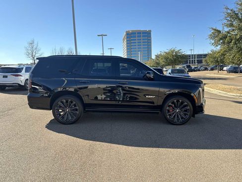 Used 2025 Cadillac Escalade V image 7