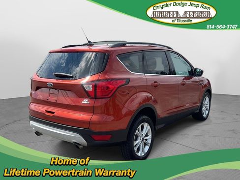 Used 2019 Ford Escape SE image 5