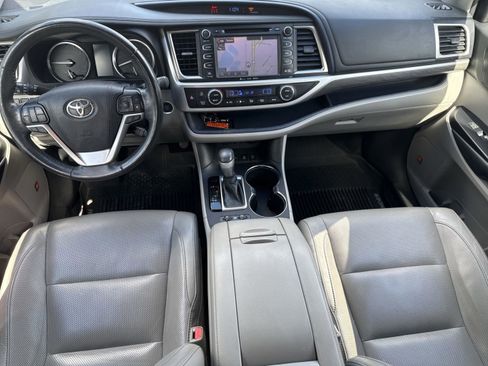 Used 2019 Toyota Highlander Limited image 14