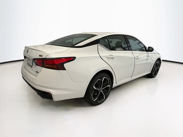 Used 2024 Nissan Altima 2.5 SR AWD/4WD image 7