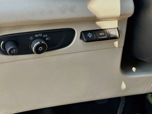 Used 2023 Buick Envision Avenir AWD/4WD image 10