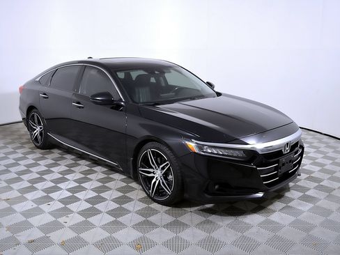 Used 2021 Honda Accord Touring image 6