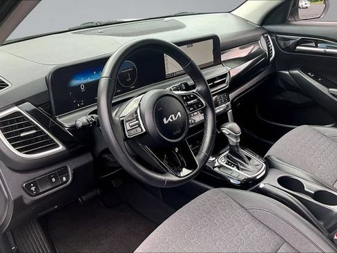 Certified 2024 Kia Seltos S FWD image 17
