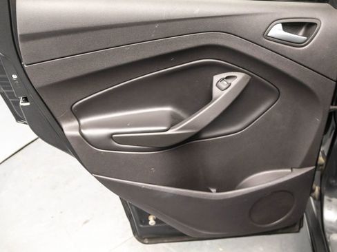Used 2017 Ford Escape SE FWD image 30