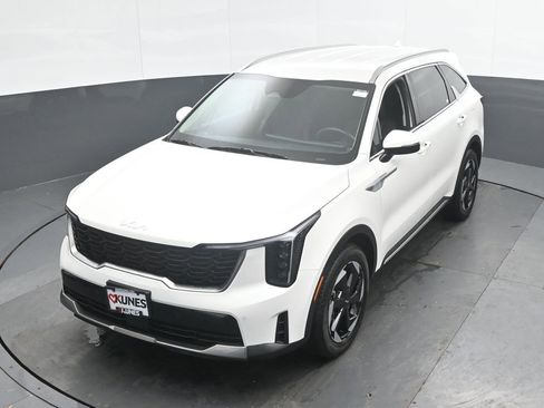 Used 2025 Kia Sorento EX AWD/4WD image 35