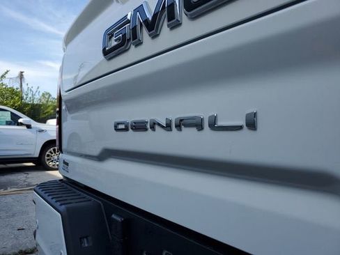 New 2026 GMC Sierra 3500 Denali Ultimate AWD/4WD image 9