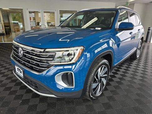 Used 2025 Volkswagen Atlas SEL AWD/4WD image 7