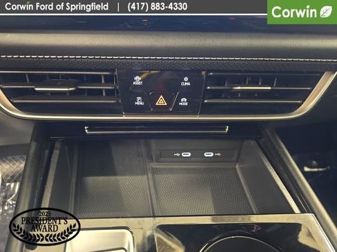 Used 2024 Volkswagen Atlas Cross Sport SE image 24