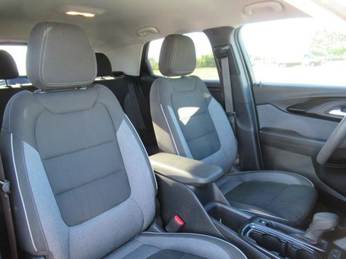 Used 2022 Chevrolet TrailBlazer LT w/ Convenience Package image 8