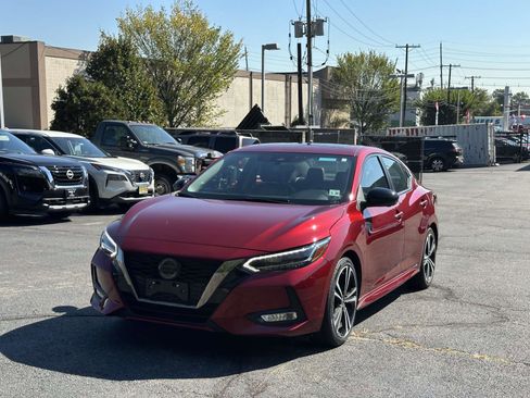 Used 2022 Nissan Sentra SR w/ Trunk Package image 2