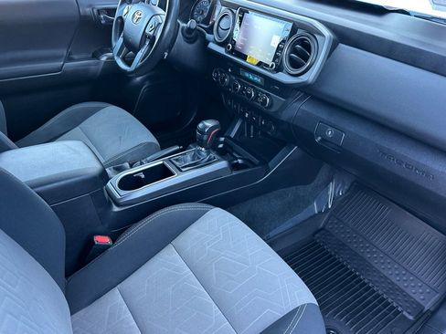 Used 2021 Toyota Tacoma TRD Off-Road w/ Technology Package image 18