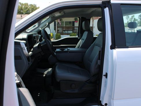 Used 2026 Ford F250 XL w/ XL Chrome Package RWD image 17