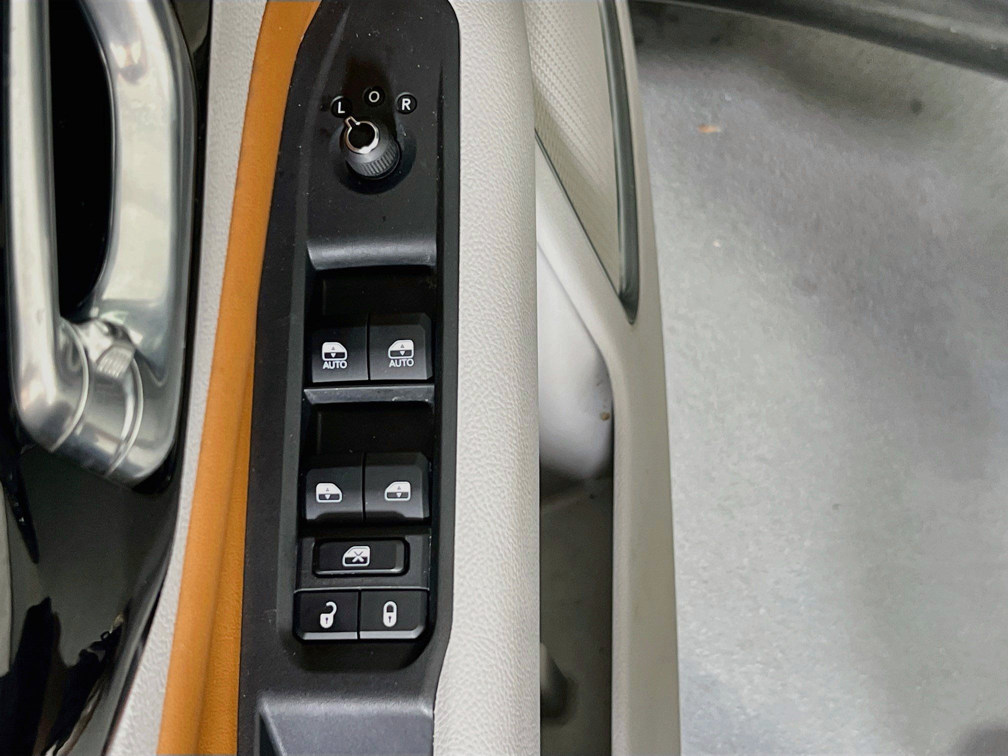 Used 2023 Jeep Compass Limited AWD/4WD image 17