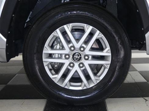 Used 2022 Toyota Tundra SR5 AWD/4WD image 30