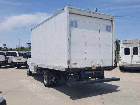 Used 2018 Chevrolet Express 3500 image 9