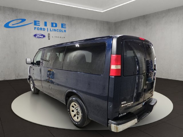 Used 2011 Chevrolet Express 1500 LT w/ LT Preferred Equipment Group AWD/4WD image 9