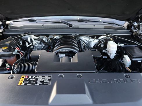 Used 2018 Chevrolet Suburban Premier image 41