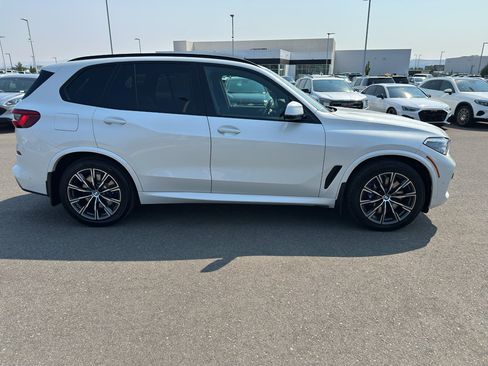 Used 2019 BMW X5 xDrive50i w/ M Sport Package AWD/4WD image 6