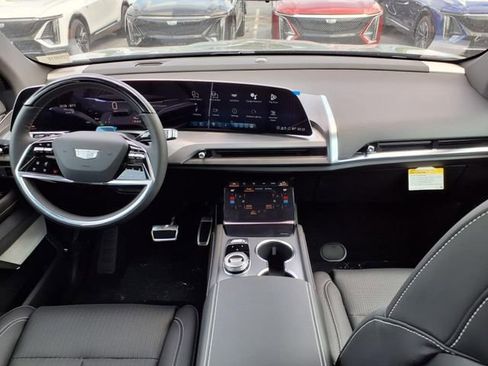 New 2026 Cadillac Vistiq Luxury image 18