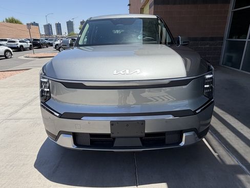Used 2024 Kia EV9 Light RWD image 10