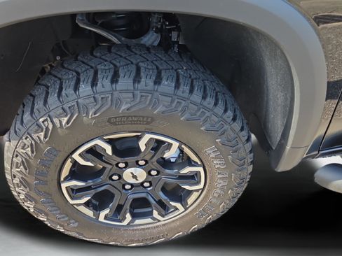 Used 2025 Chevrolet Silverado 1500 ZR2 w/ Technology Package AWD/4WD image 9